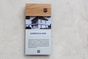 TABLE NA HIŠAH 12 FOTO LJUBO VUKELIČ